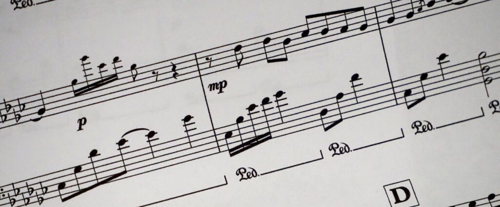 piano tutor musical note bg
